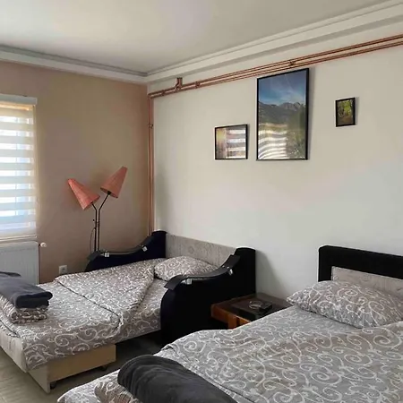 Uzicki-konaci * Uzice