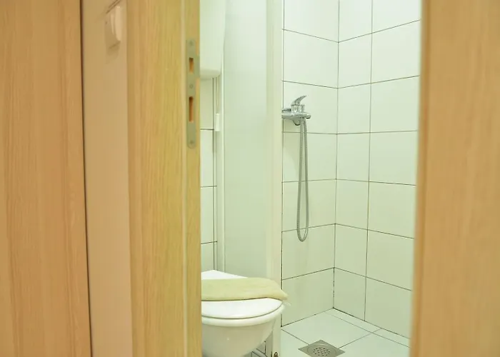 Uzicki-konaci * Užice